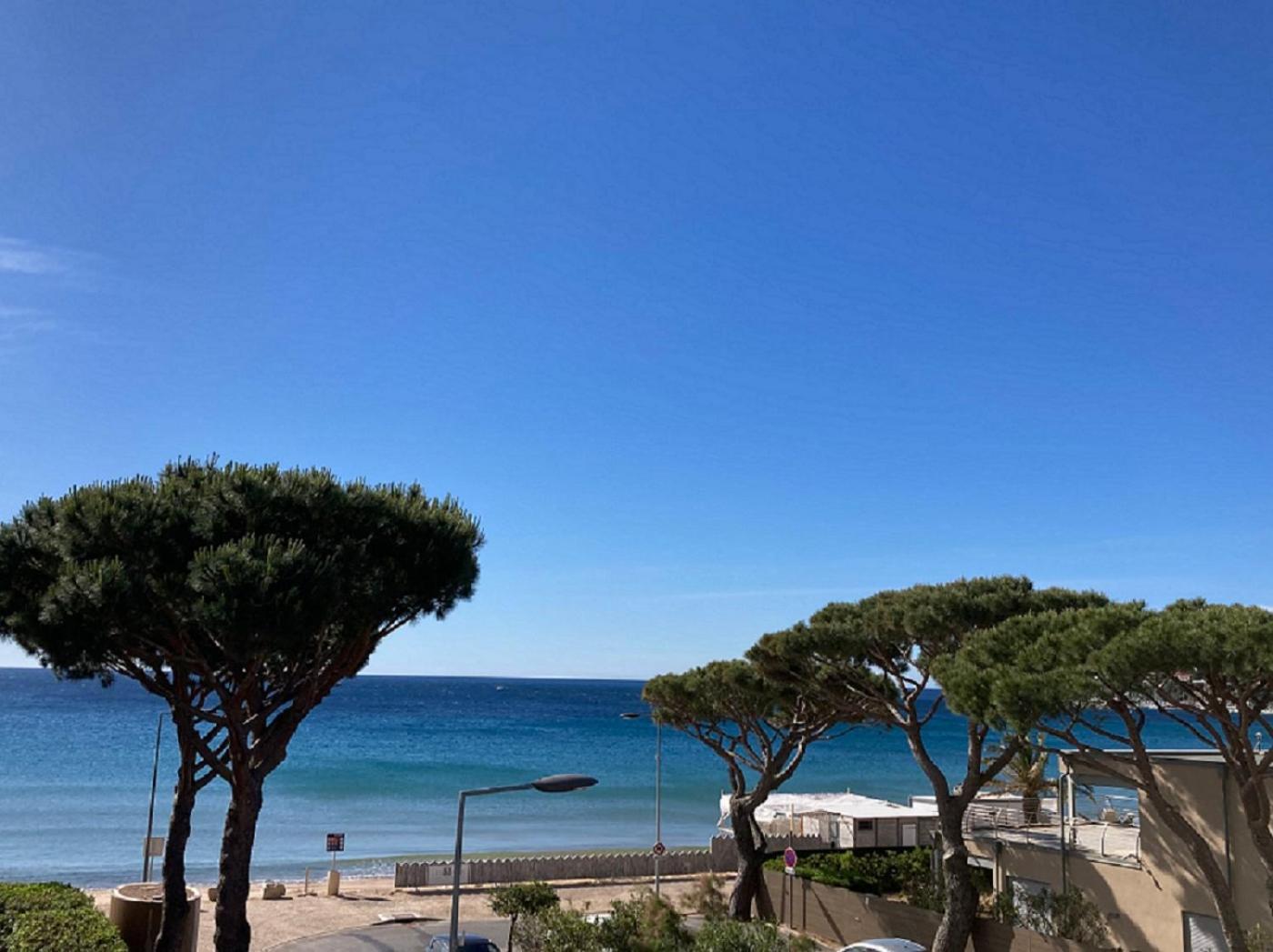 Hotel La Menado Cavalaire-sur-Mer Exteriör bild